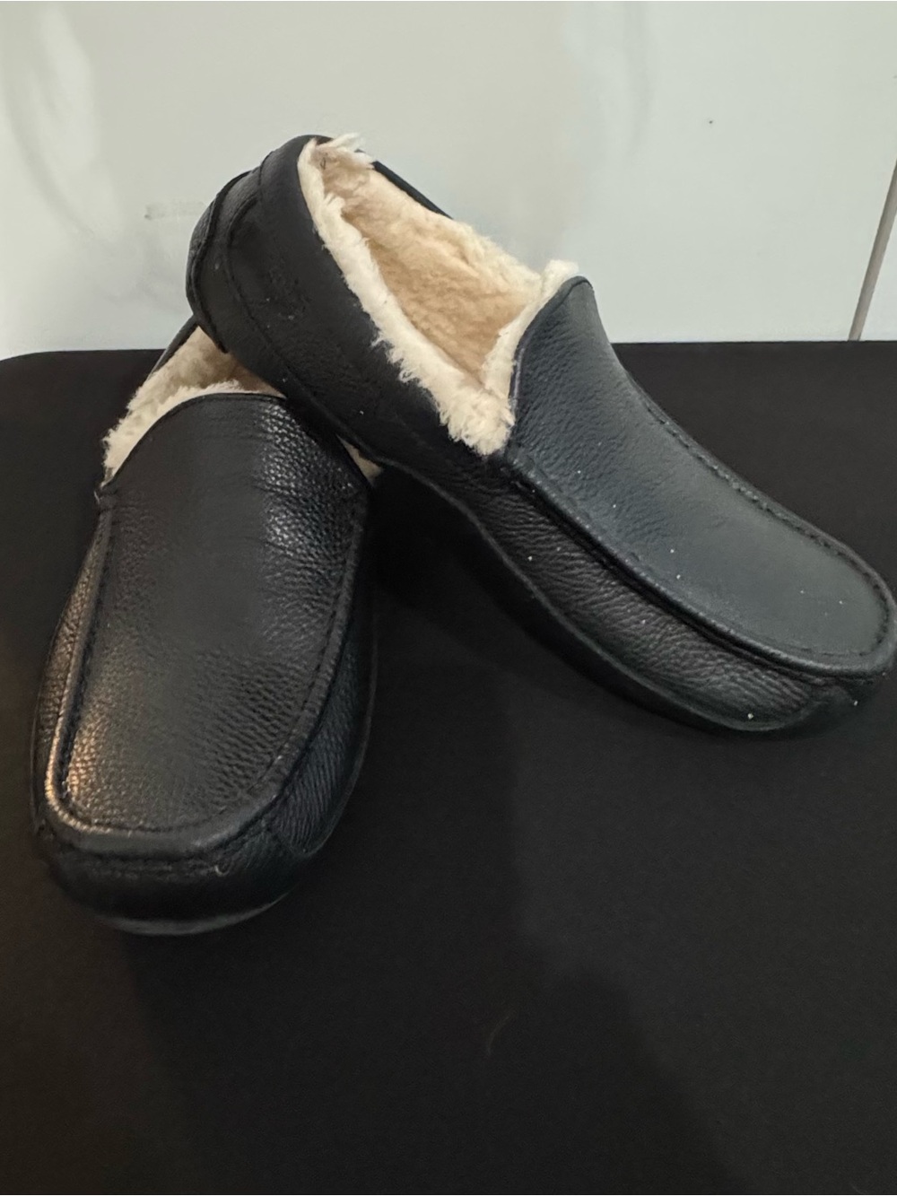 UGG Men's Black Slip-On Faux-Leather Loafers with Cream Sherpa Lining